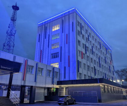 ПАО "Северсталь", фасады зданий Поликлиники №1 МСЧ «Северсталь» (4-х этажное здание, 7-этажное здание, переход)